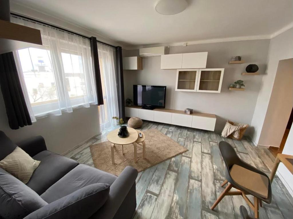 Chill Apartman Мисколк Екстериор снимка