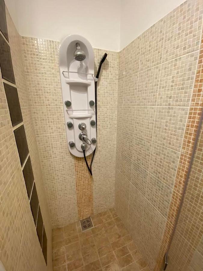 Chill Apartman Мисколк Екстериор снимка
