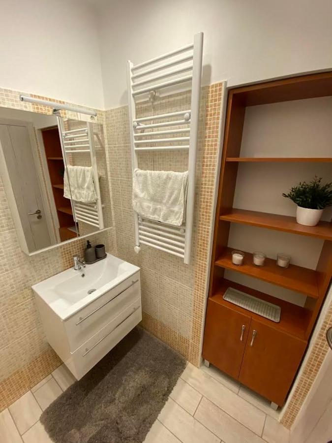 Chill Apartman Мисколк Екстериор снимка