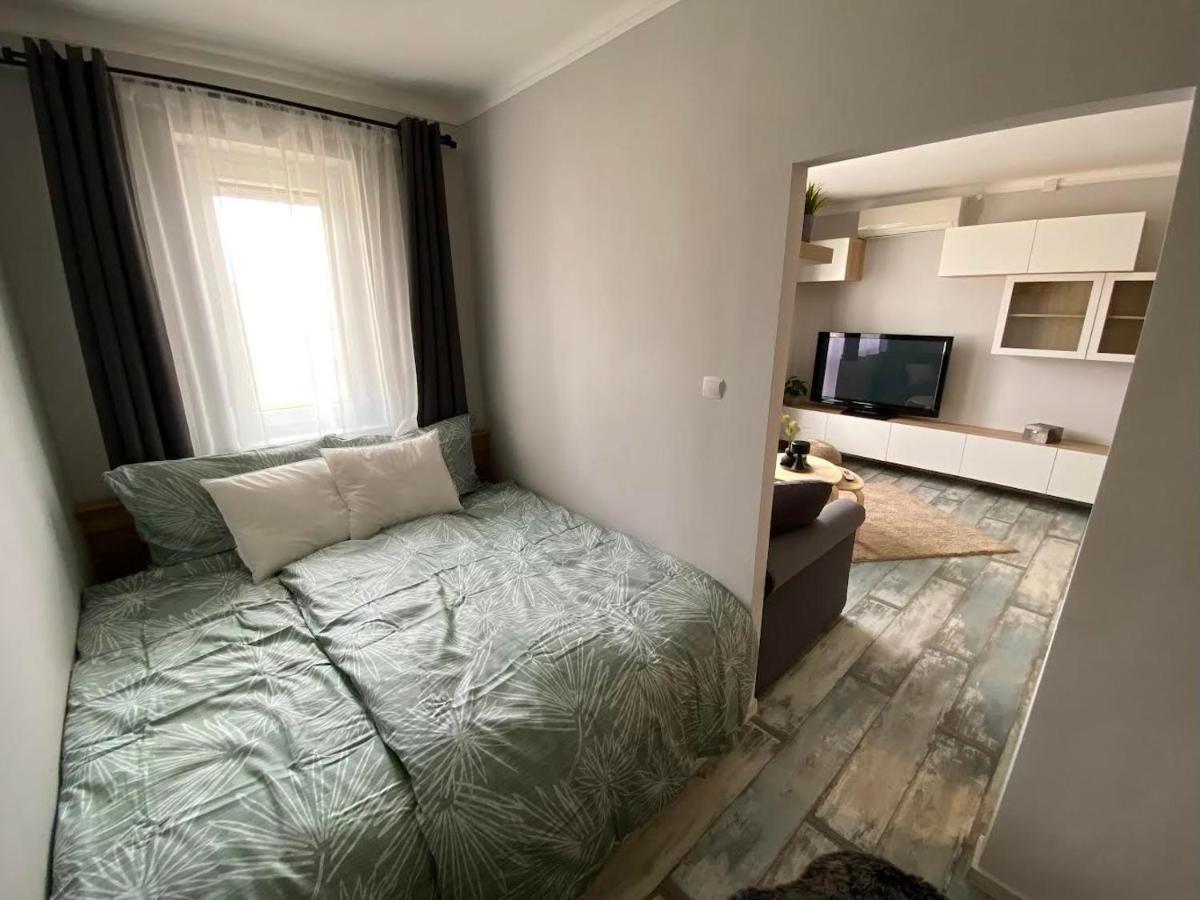 Chill Apartman Мисколк Екстериор снимка